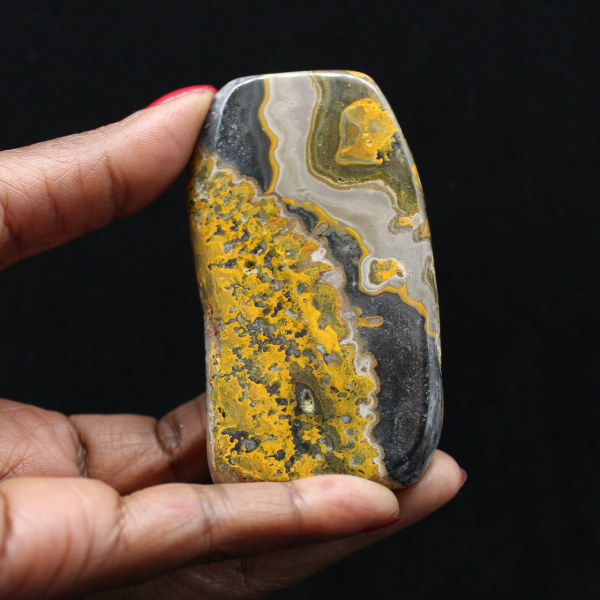 Polierter Echtheitsstein aus Hummeljaspis