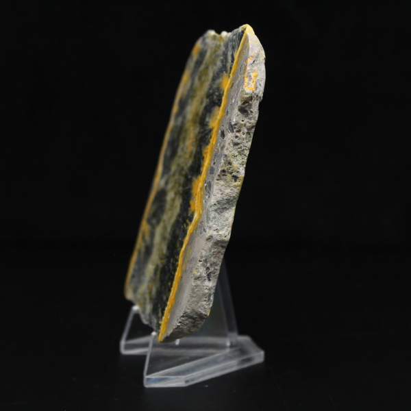 Kleines, geschnittenes Exemplar einer Jaspis-Hummel