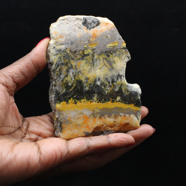 Dekorative Jaspis-Hummelplakette – 130 g