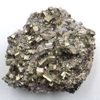 Pyrit auf Quarzkristallen