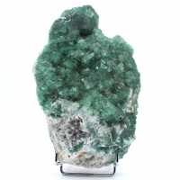 Roher natürlicher fluorit in grünen kristallen