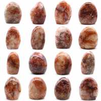 Polierter stein aus rotem quarz