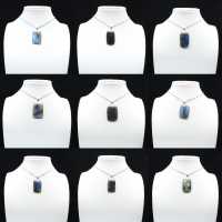 Rechteckiger Anhänger aus Labradorit Rechteckiger Anhänger aus Labradorit