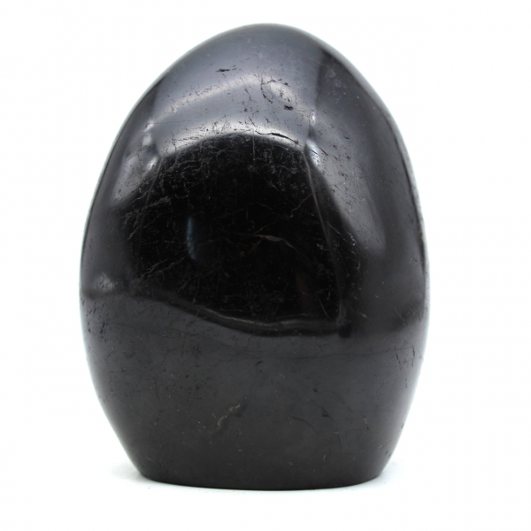 Polierter Stein aus schwarzem Turmalin
