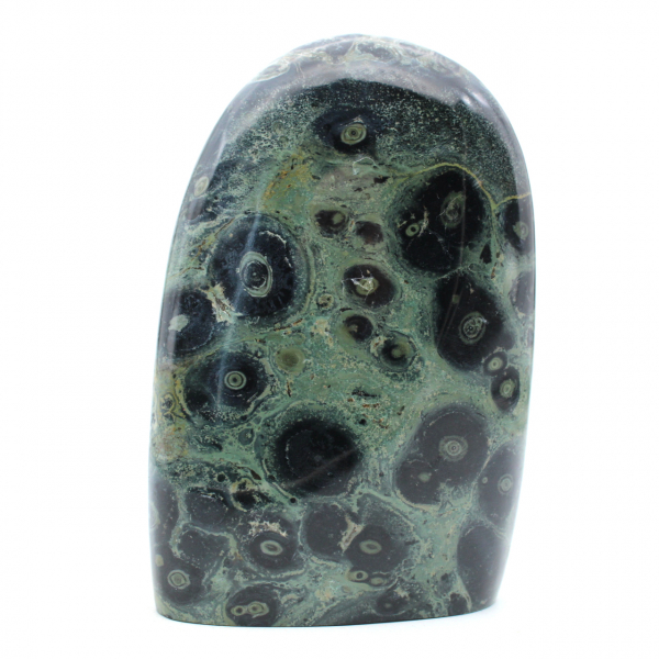 Dekorativer stein aus poliertem kambamba-jaspis