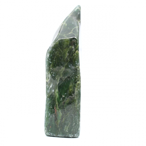 Nephrit-jade in freier form