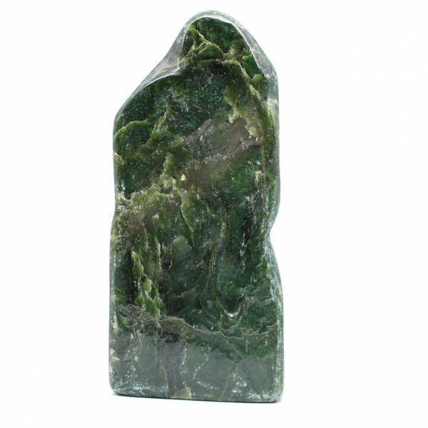 Nephrit-jade in freier form