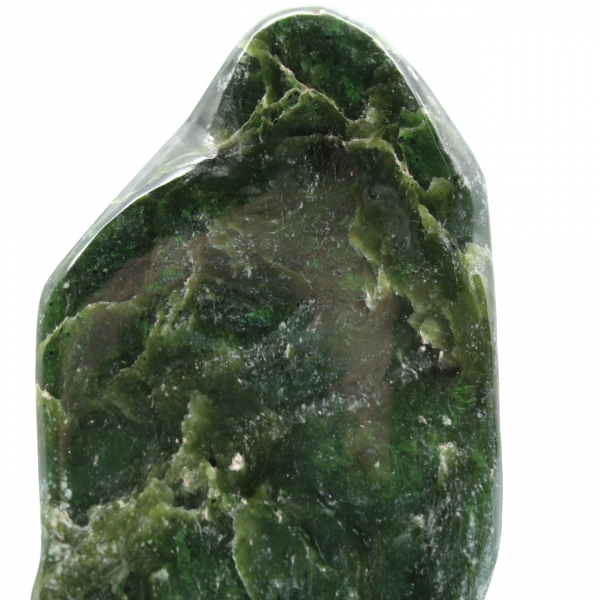 Nephrit-jade in freier form