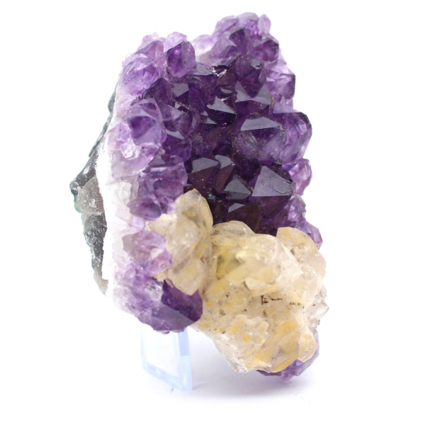 Calcitkristalle auf Amethyst