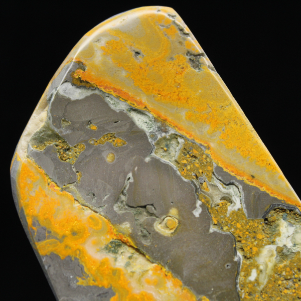 Jasper Hummel-Exemplar Vulkangestein