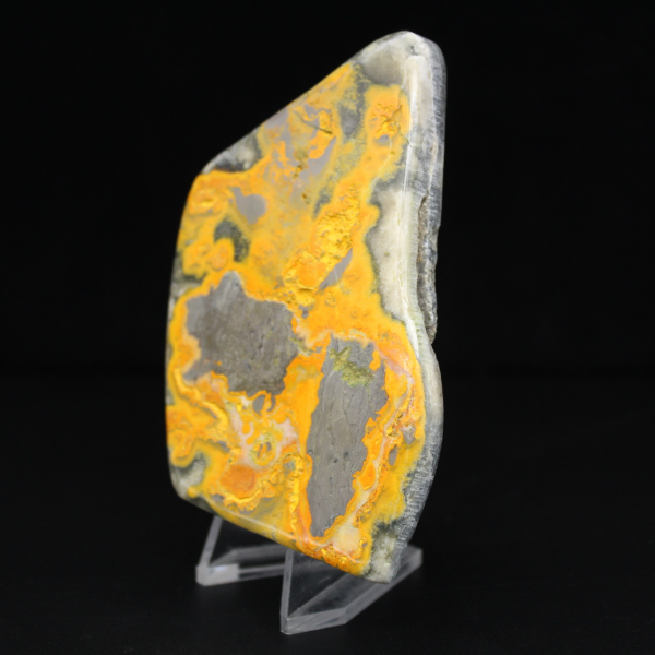 Poliertes Ornament aus Hummeljaspis, Unikat aus Indonesien