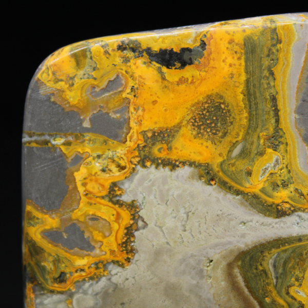 Poliertes kleines Ornament aus Hummeljaspis