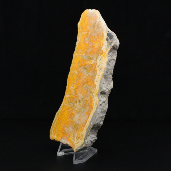 Hummeljaspis: Mineralienplakette aus Indonesien