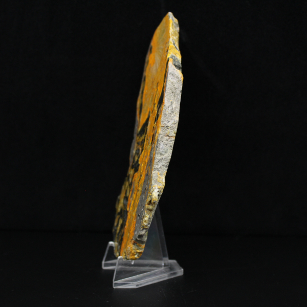 Bumblebee Jasper Slice: Vulkanische Ästhetik