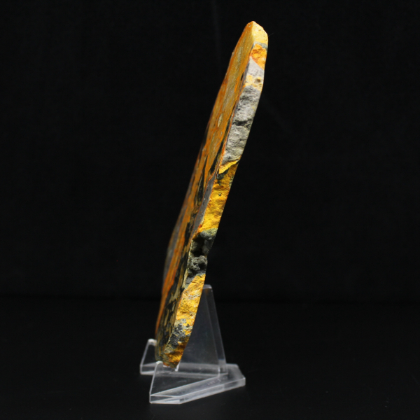 Indonesischer Hummeljaspis: Schwefelhaltige Gipsplatte