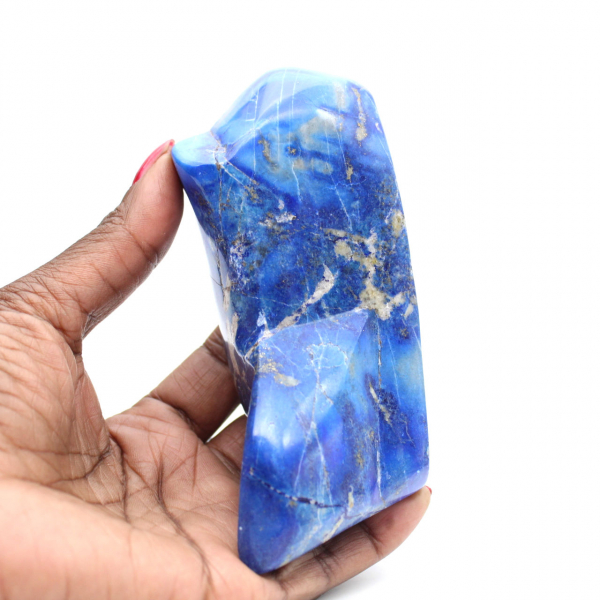 Polierter Lapislazuli aus Afghanistan für eine authentische Kollektion