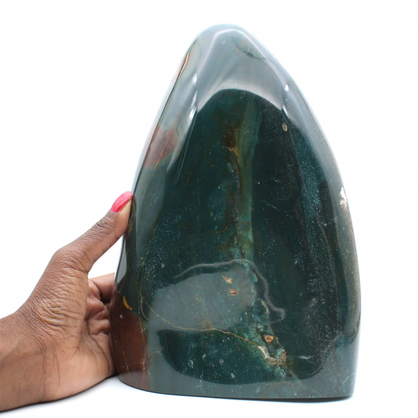 Polierter grüner Jaspis, massives Ornament, Naturstein, Madagaskar