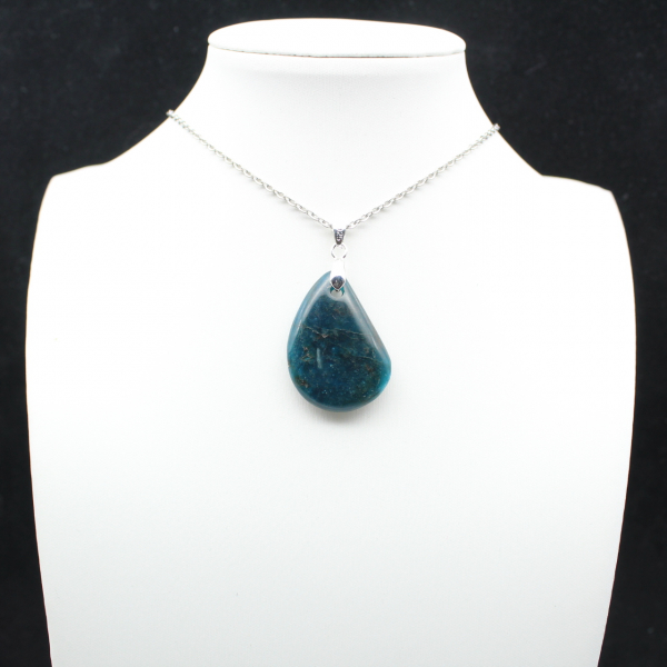 Apatit-Anhänger aus Madagaskar – Natürliche Kristallisation