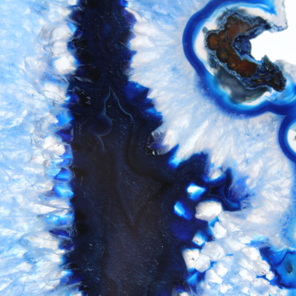 Dünne Scheibe blauer Achat brasilianischer Herkunft