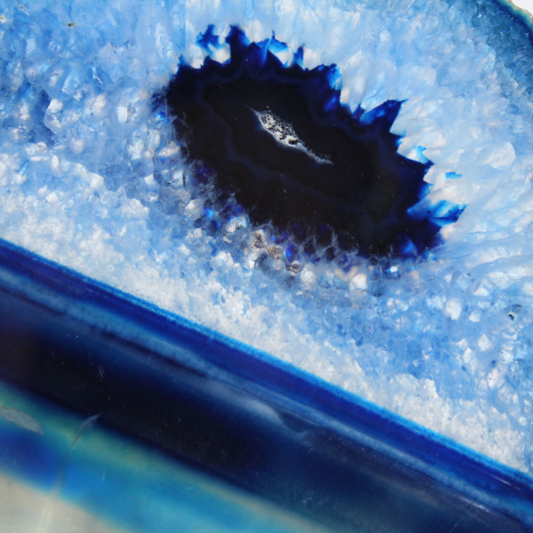 Geschnittener blauer Achat aus brasilianischen Lagerstätten