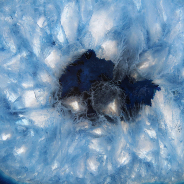 Scheibe blauer Achat aus Brasilien für eine Mineraliensammlung