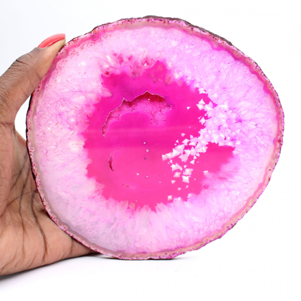 Natürlich rosa getönter, geschnittener Achat