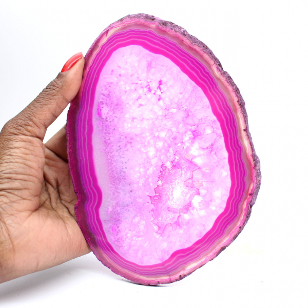 Dekorative Scheibe aus gefärbtem rosa Achat