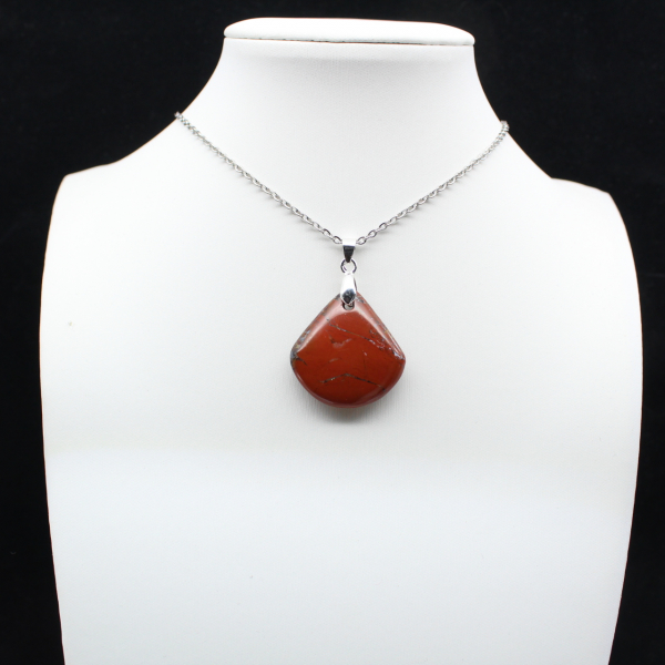 Quadratischer Anhänger aus rotem Jaspis