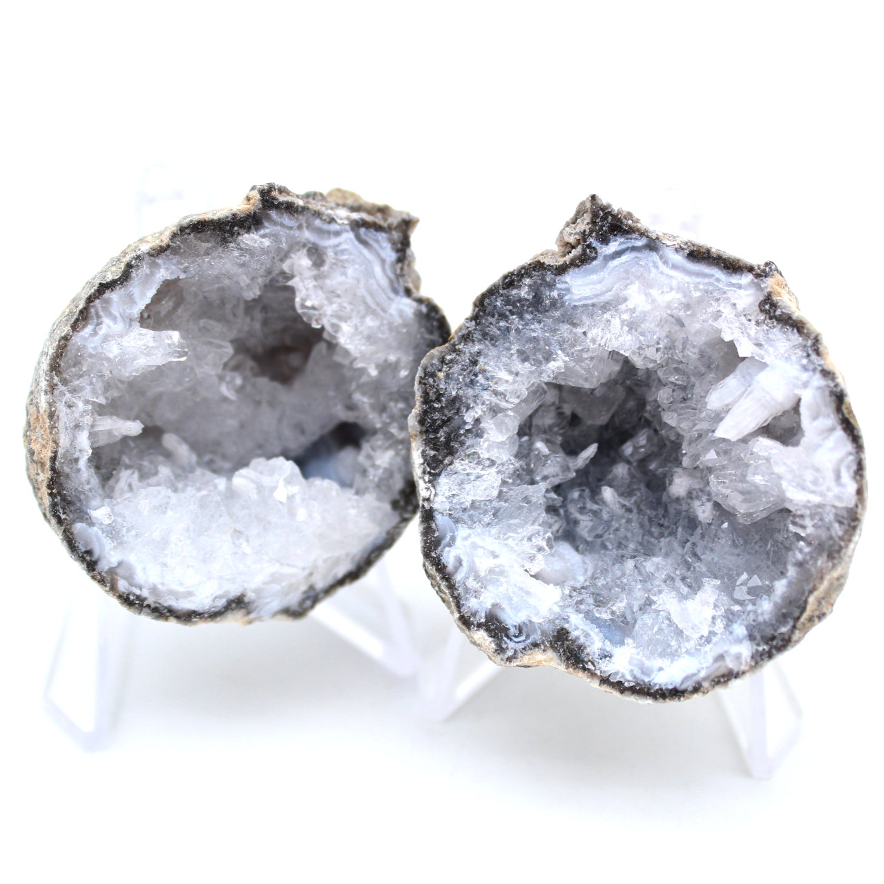 Ganze Kokos-Achat-Geode