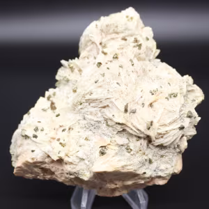 Pyritkristalle auf Baryt