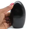 Polierter schwarzer Turmalin aus Madagaskar - 0