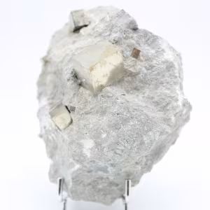 Pyrit auf felsen