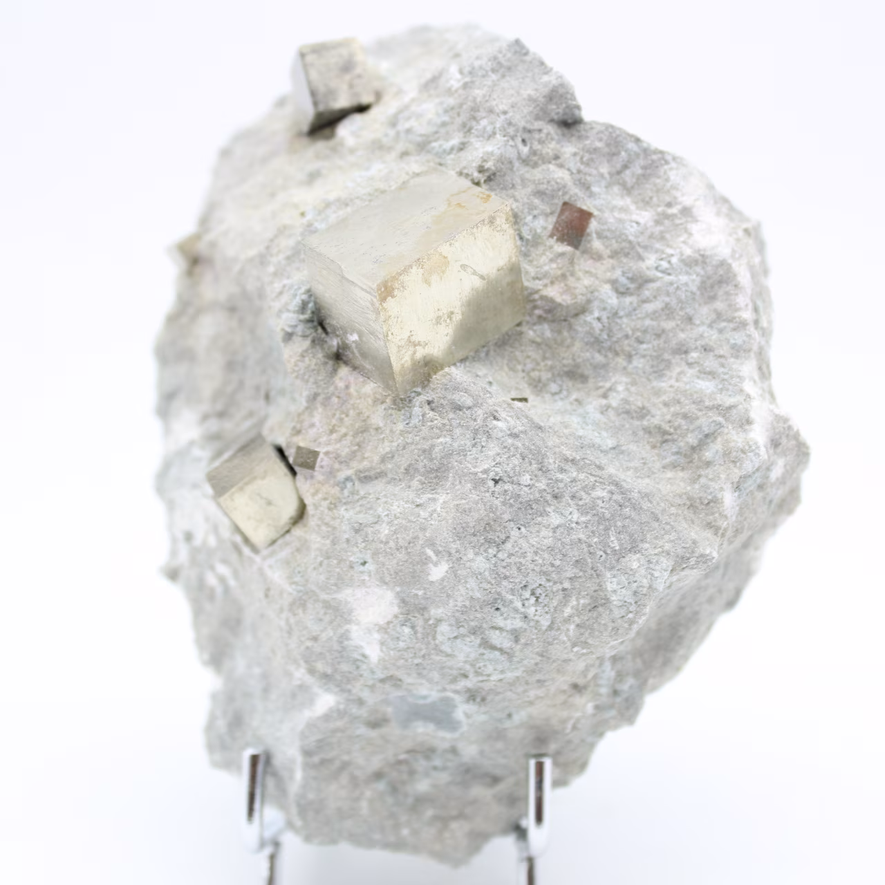 Pyrit auf felsen