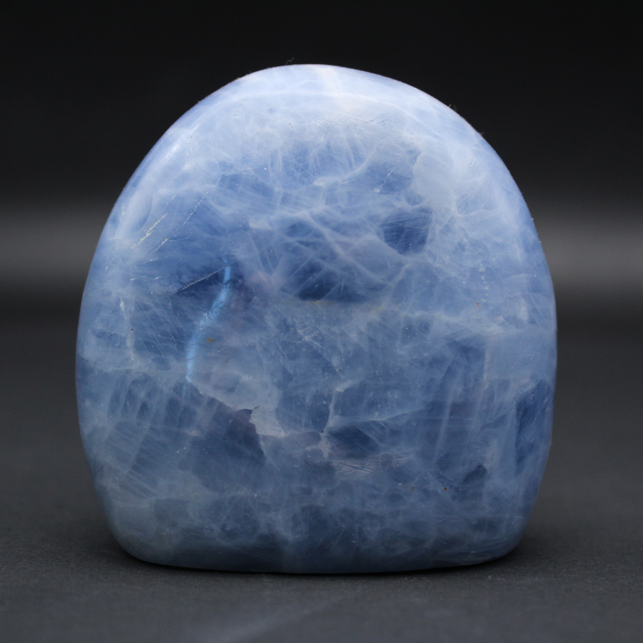 blaues Kalzitgestein