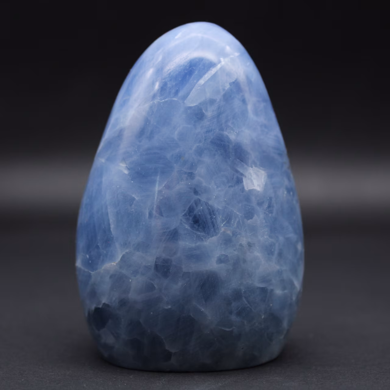 Blauer Calcit, polierte Freiform
