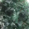 Kubische fluoritkristalle auf ganggestein - 10