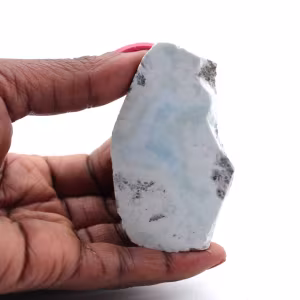 Halbpolierte Larimar-Plakette