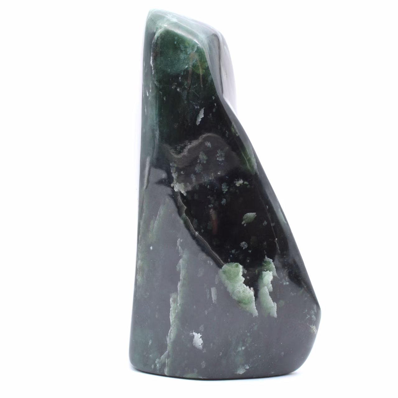 Nephrit-jade zum posieren
