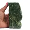 Nephrit-jade in freier form - 2