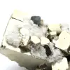 Große Pyritwürfel mit Quarzkristallen - 11