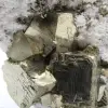 Pyrit auf Ganggestein mit Calcit und Quarz - 5
