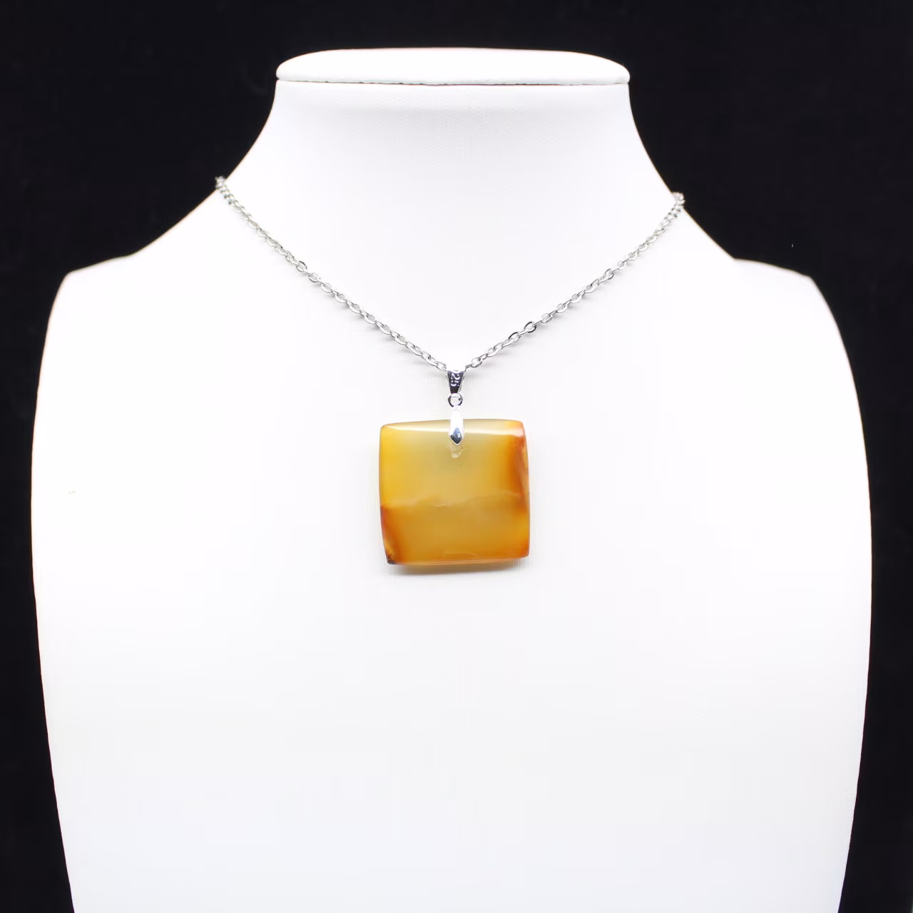 Quadratischer Karneol-Anhänger