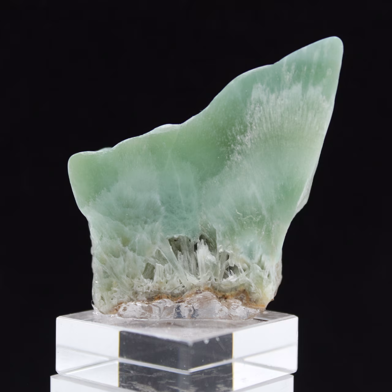 Grüne Aragonit-Scheibe für Mineralien-Sammlung