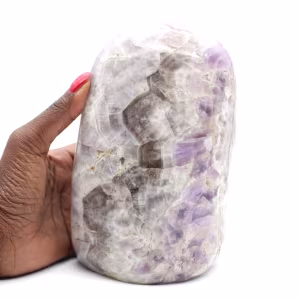 Großer polierter Amethyst, einzigartiges dekoratives Exemplar, Madagaskar