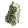 Grüne Epidotkristalle aus Marokko auf Wirtsgestein - 3