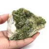 Grüne Epidotkristalle auf Matrix aus Marokko - 0