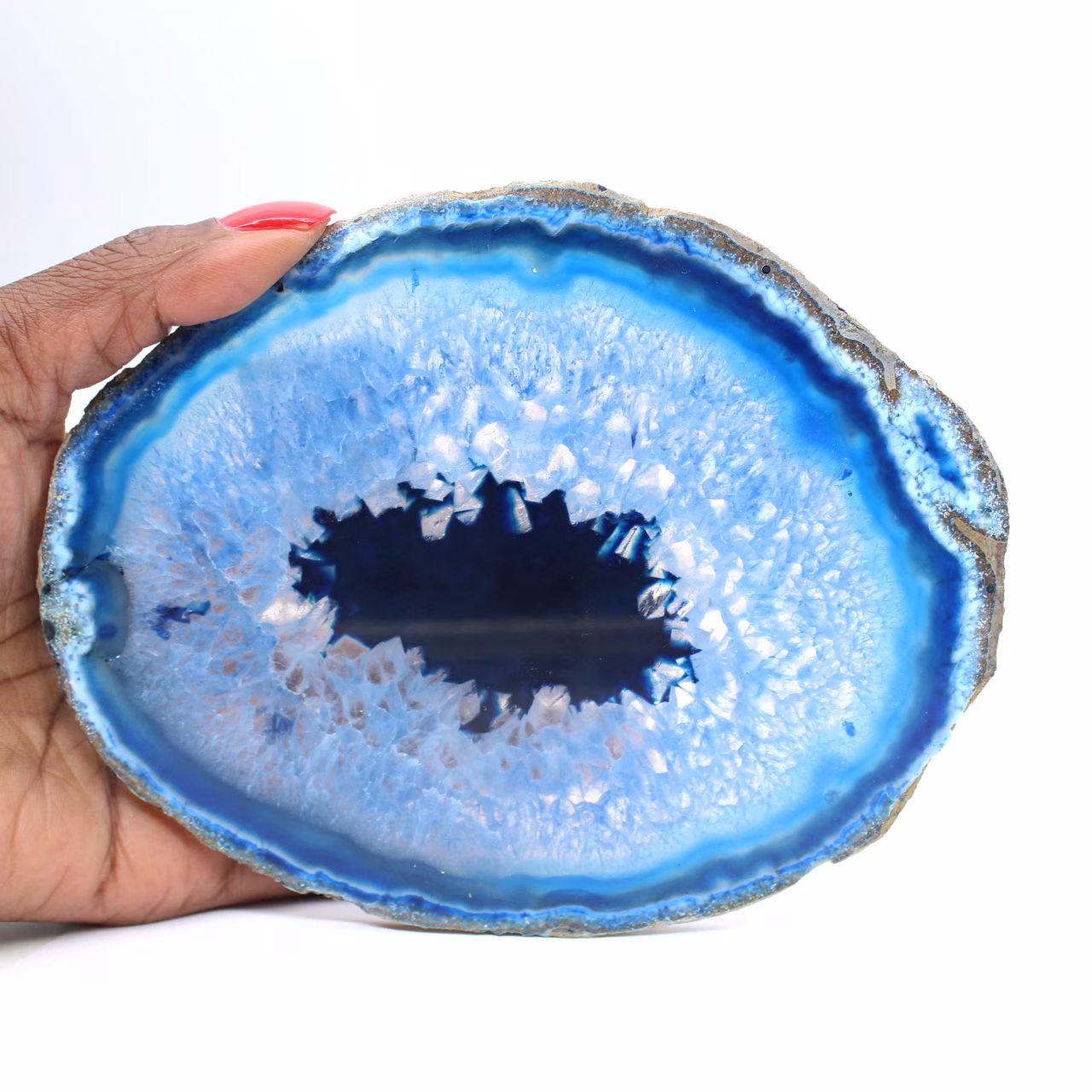 Natürlich geschnittener blauer Achat aus Brasilien