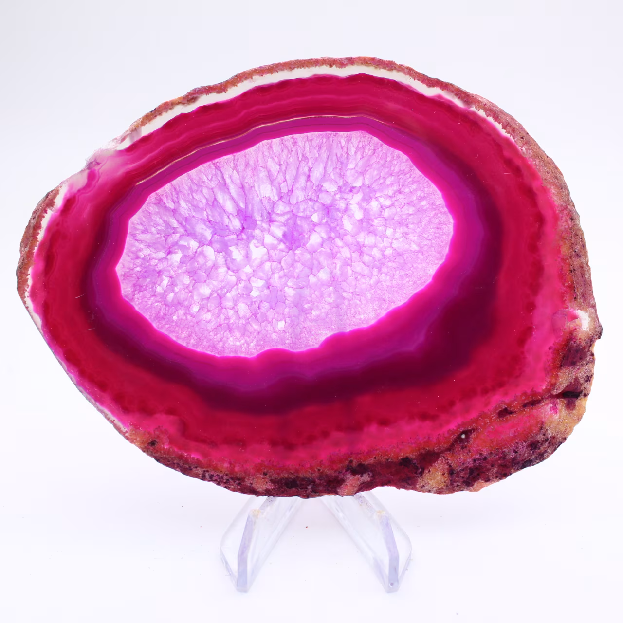 Dekorative Scheibe aus gefärbtem rosa Achat