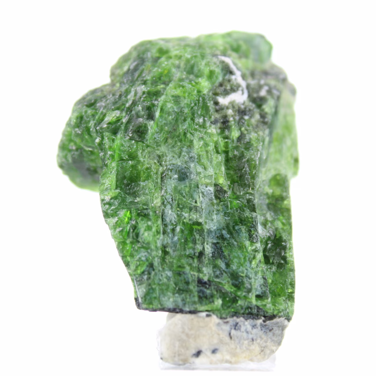 Finnisches Rohchromdiopsid, natürliches Mineral auf einer Basis, 55 g