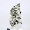 Pyrit aus Peru in oktaedrischen Formen – Sammlermineral auf einem Sockel - 2